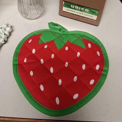 KITCHENAID BAGEL TOASTER, VINTAGE ELECTRIC CAN OPENER W/KNIFE SHARPENER & MORE