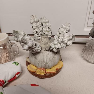 KITCHENAID BAGEL TOASTER, VINTAGE ELECTRIC CAN OPENER W/KNIFE SHARPENER & MORE