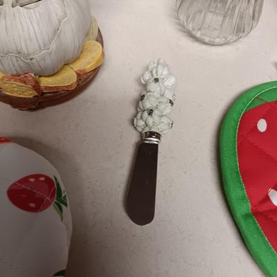 KITCHENAID BAGEL TOASTER, VINTAGE ELECTRIC CAN OPENER W/KNIFE SHARPENER & MORE