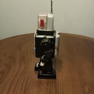 WORKING 1950’s ALPS TELEVISION SPACEMAN ROBOT MADE IN JAPAN