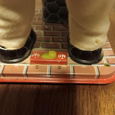 1950'S OR 60'S BATTERY OPERATED "THE DRINKING CAPTAIN"