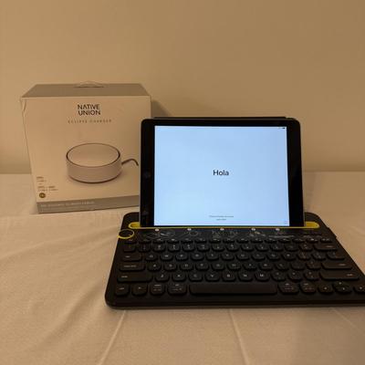 iPad, Logitech Keyboard & Native Union Charger (O-MG)