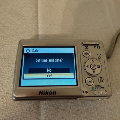 Nikon Coolpix L12 (O-MG)