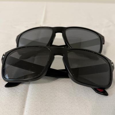 Oakley Holbrook and Ray Ban Sunglasses (O-MG)