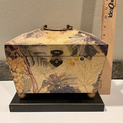 Sale Photo Thumbnail #145: .