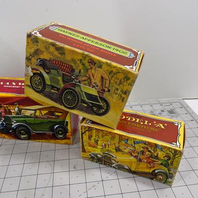 Avon Collectible Cologne Bottles 5 Cars