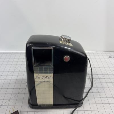 Vintage Ice-O-Matic Electric Ice Crusher