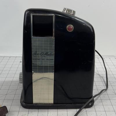 Vintage Ice-O-Matic Electric Ice Crusher