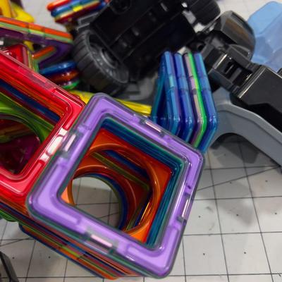 Mag Former; Magnetic Pieces and Wheels