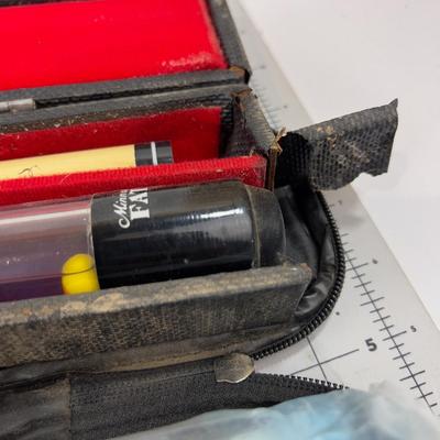 2 Pool Sticks; Minnesota Fats and Budweiser