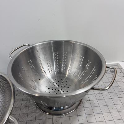 2 Colanders