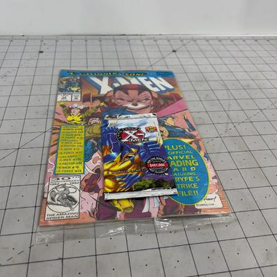 Comic XMEN with Sealed Trading Card Included