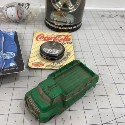 Mixed TOY Lot: Army truck, Yo-Yo, Hot Wheel, Boat Motor