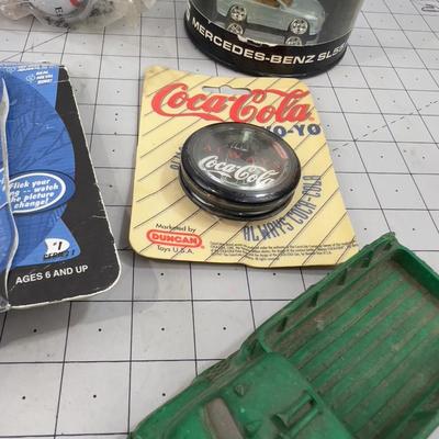Mixed TOY Lot: Army truck, Yo-Yo, Hot Wheel, Boat Motor