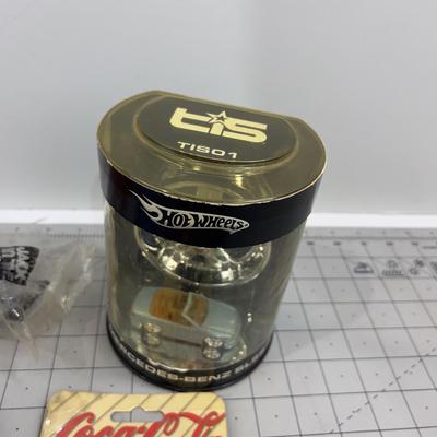 Mixed TOY Lot: Army truck, Yo-Yo, Hot Wheel, Boat Motor