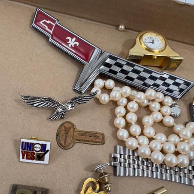 Junk Drawer Clean Out: Pins, Jewelry, Key Chains, Figurines ETC. 