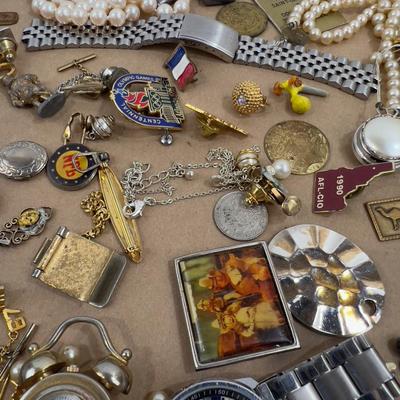 Junk Drawer Clean Out: Pins, Jewelry, Key Chains, Figurines ETC. 