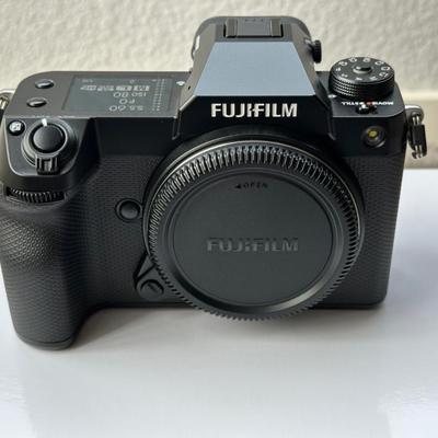 Fujifilm GFX 100S II Camera (Body Only) 102MP - Low shutter count