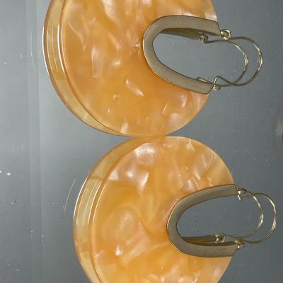 Marble resin earrings with palm tree necklace