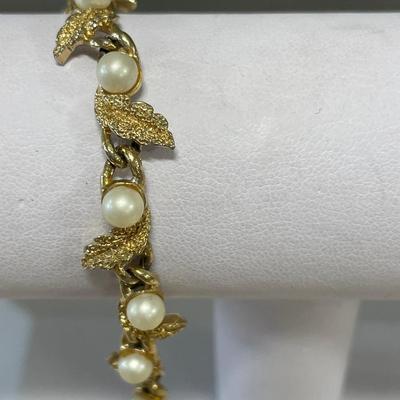 Coro bracelet with screwback earrings
