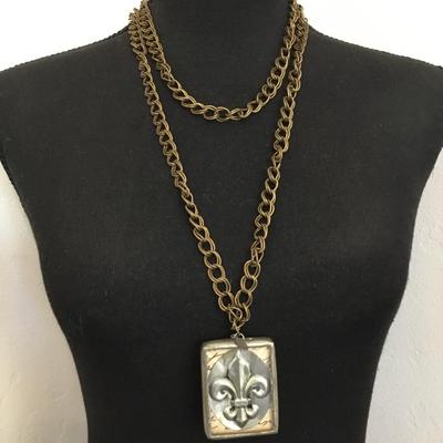 Beautiful handcrafted Jewel, kade Fleur de Lis pendant reversible very nice bronze, toned, chain, long necklace