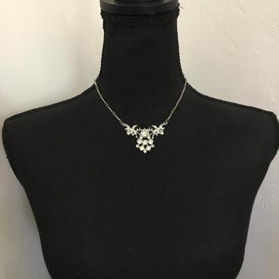 Gorgeous, silver toned, crystal rhinestone, art deco necklace excellent condition
