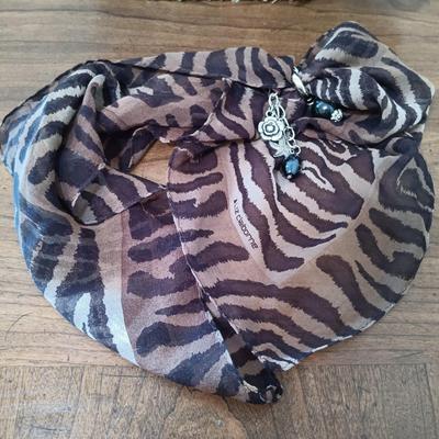 LOT 7: Handkerchiefs (Bill Blass, Usna & More), Sun Hats, Fashion Art & Wire Basket