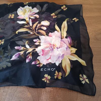 LOT 7: Handkerchiefs (Bill Blass, Usna & More), Sun Hats, Fashion Art & Wire Basket