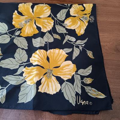 LOT 7: Handkerchiefs (Bill Blass, Usna & More), Sun Hats, Fashion Art & Wire Basket