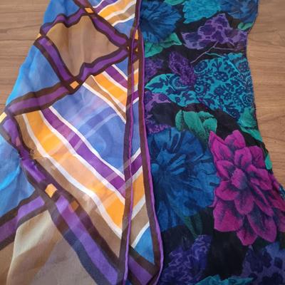 LOT 7: Handkerchiefs (Bill Blass, Usna & More), Sun Hats, Fashion Art & Wire Basket