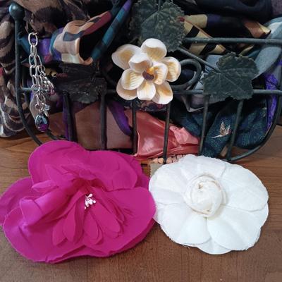 LOT 7: Handkerchiefs (Bill Blass, Usna & More), Sun Hats, Fashion Art & Wire Basket