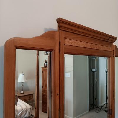 LOT 8: Kincaid Shaker Ridge Dresser