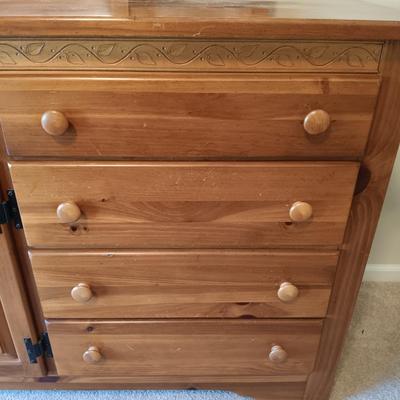 LOT 8: Kincaid Shaker Ridge Dresser