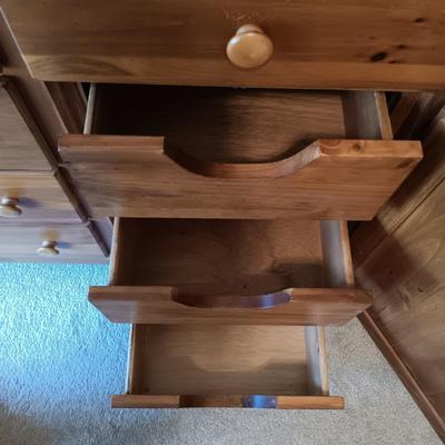 LOT 8: Kincaid Shaker Ridge Dresser