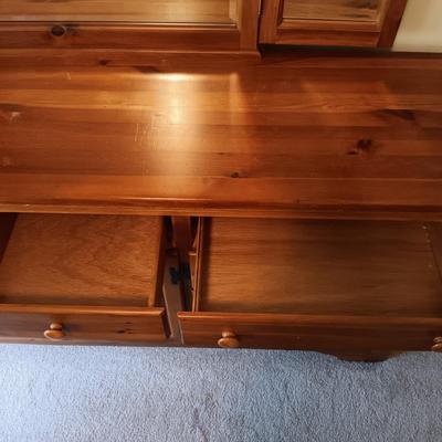 LOT 8: Kincaid Shaker Ridge Dresser