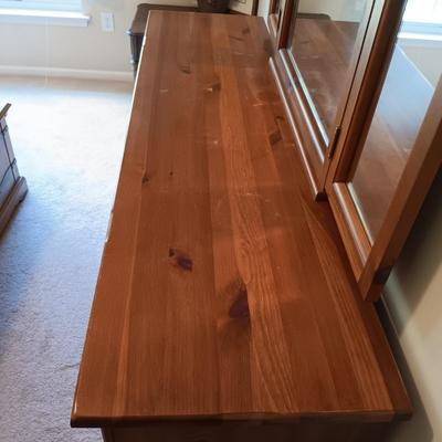 LOT 8: Kincaid Shaker Ridge Dresser