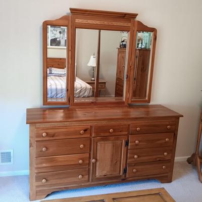 LOT 8: Kincaid Shaker Ridge Dresser