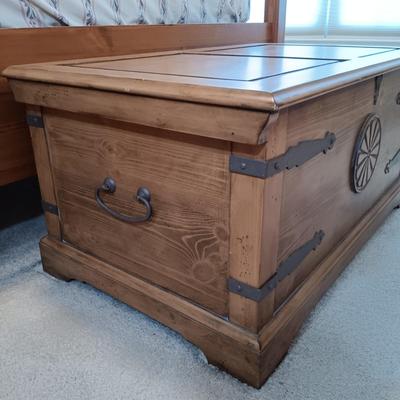 LOT 10: Klaussner JDI Wood Chest