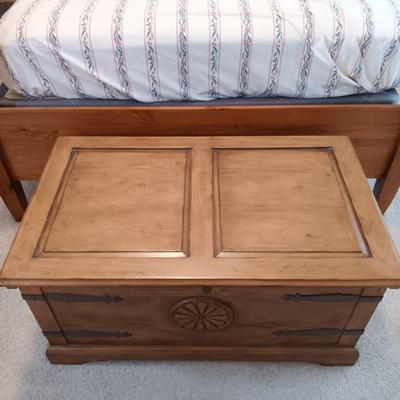 LOT 10: Klaussner JDI Wood Chest