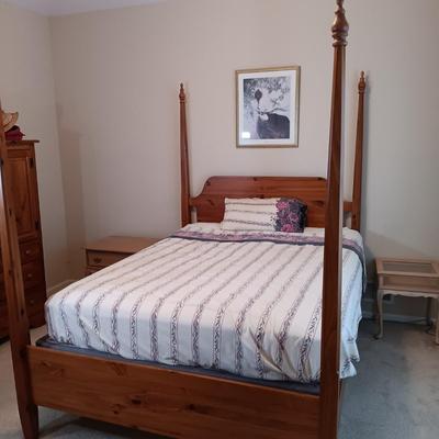 LOT 11: Queen Size Wood Poster Bed