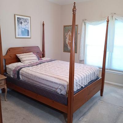 LOT 11: Queen Size Wood Poster Bed