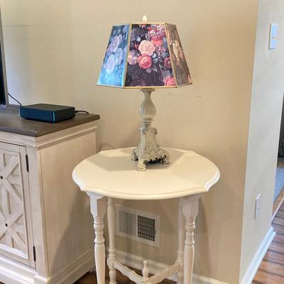 LOT 41: Metal Table Lamp with Hexagon Floral Lamp Shade with Painted White Wooden Table