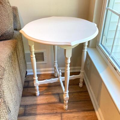 LOT 41: Metal Table Lamp with Hexagon Floral Lamp Shade with Painted White Wooden Table