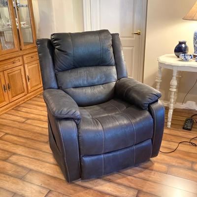 LOT 42: Black Power Lift Recliner (Made for Ashley Furniture Industries, Inc.)