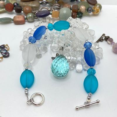 LOT 47: Collection of Glass, Stone and Abalone Shell Jewelry