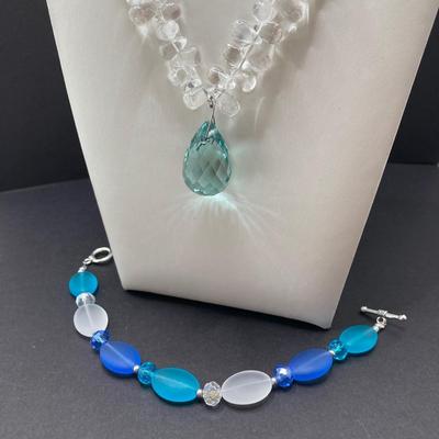 LOT 47: Collection of Glass, Stone and Abalone Shell Jewelry