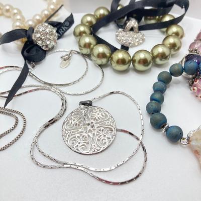 LOT 50: Bracelets and More - Dazzling Stretch and Cuff with Geode Style