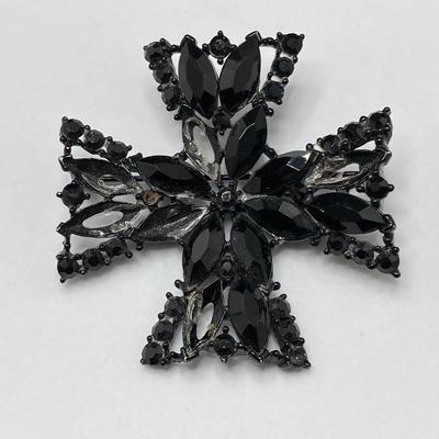 LOT 52: Vintage Brooches and Pins - Black Weiss and More