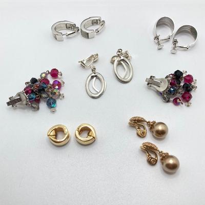 LOT 60: Jewelry Box / Holder with Collection of Clip-on Earrings