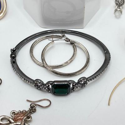 LOT 61: Collection of Fashion Jewelry - Amanda Blu, DKNY, Lucky Brand and More